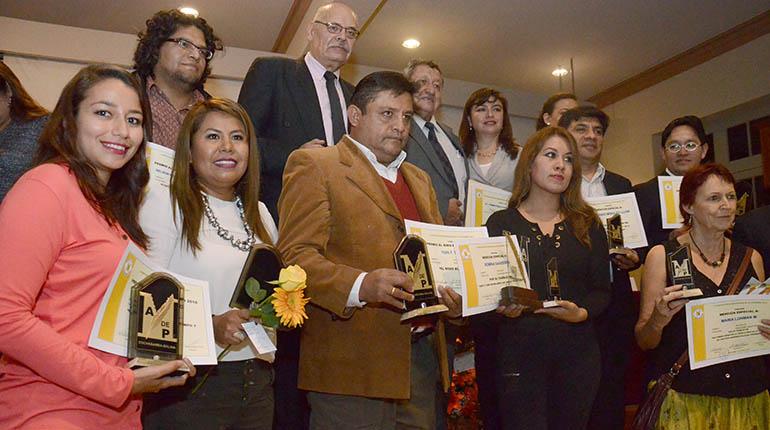 Algunos de los periodistas y representantes de medios de comunicación que recibieron el “Premio al Buen Periodismo”, de la Asociación de la Prensa de Cochabamba. | José Rocha