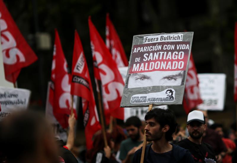 Cientos de personas marchan en Buenos Aires para pedir justicia por ...