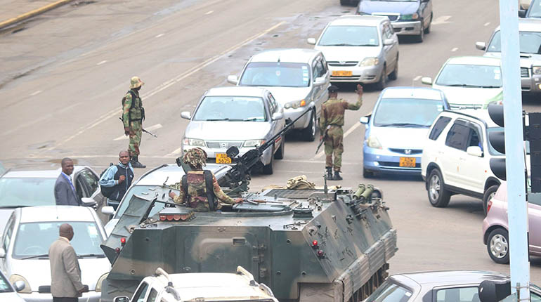 Militares arrestan a Mugabe y toman el control en Zimbabue | Los Tiempos