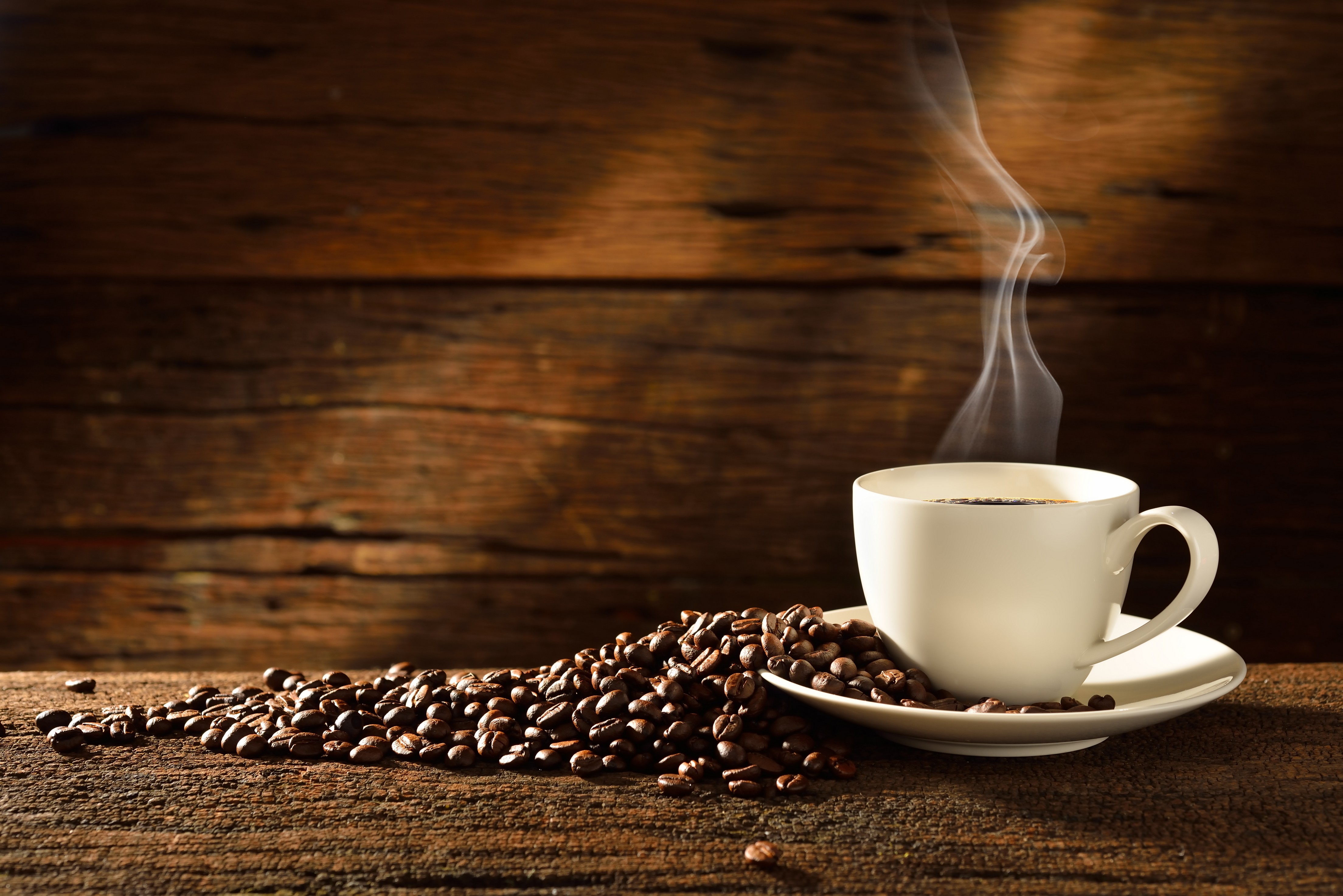 Coffee is hottest. Кофе на деревянном столе. Кофе с дымком. Баннер кофе. Кофе (напиток).