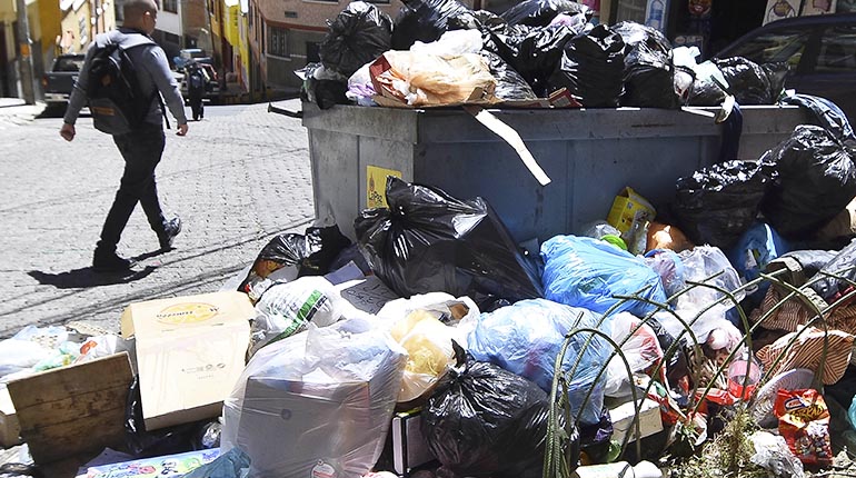 La Paz se llena de basura y acuerdo sobre relleno de Alpacoma se hace ...