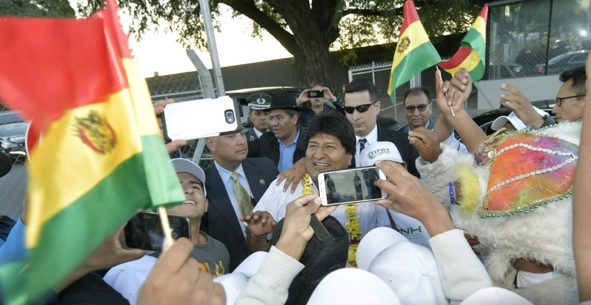 Morales asiste a su encuentro con la colectividad boliviana en