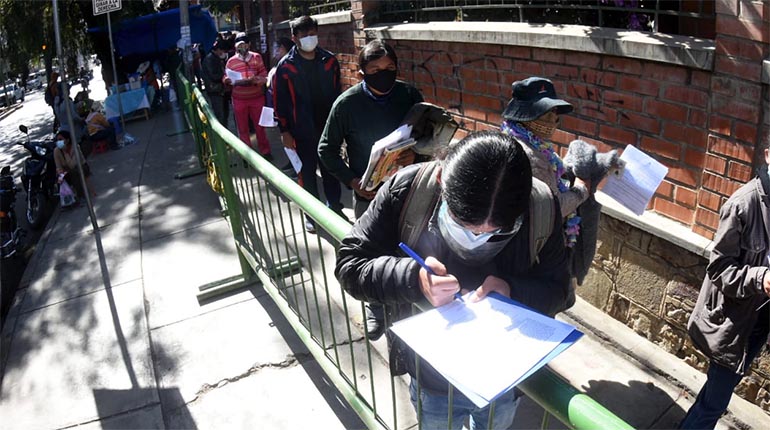 Este fin de semana continuará la vacunación anticovid en el eje metropolitano - Vimarsana News