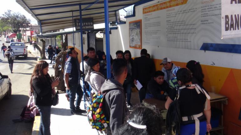 Filas para la atención del Segip en la Circunvalación.