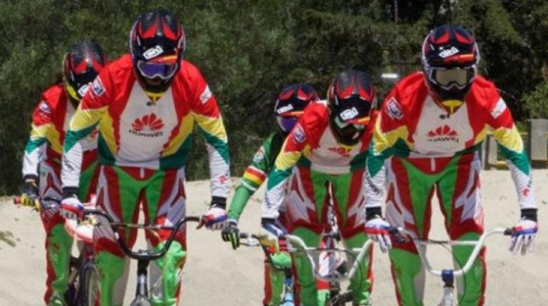 Pilotos de bicicross. | Foto: Huawei