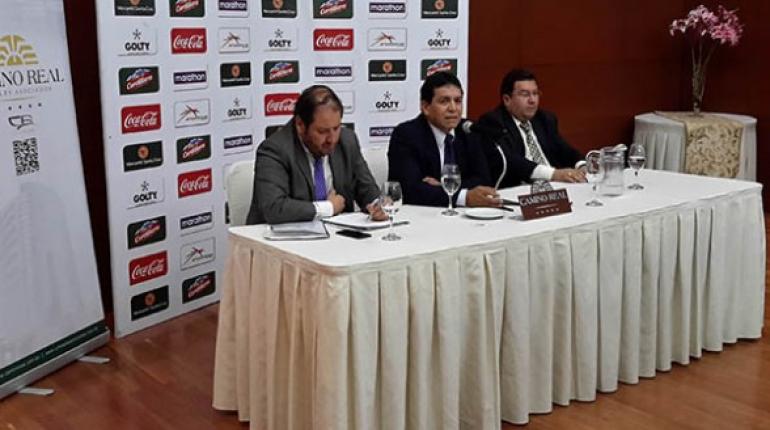 Wálter Zuleta (izq.), Rolando López y Wálter Torrico.