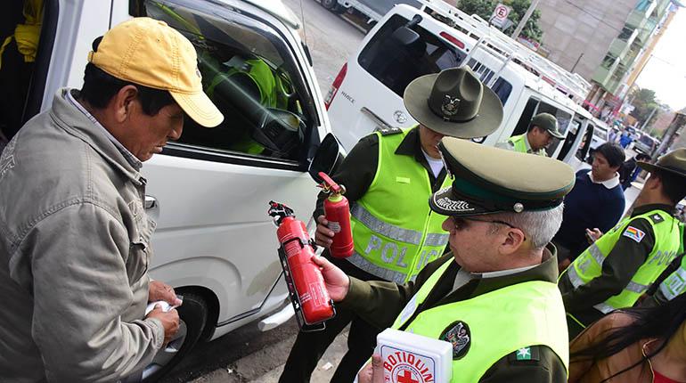 ME PUEDEN MULTAR SI NO TENGO UN EXTINTOR EN MI AUTO?