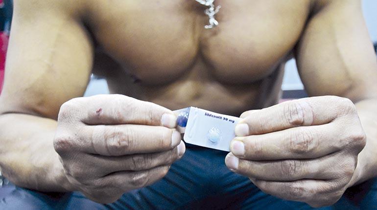 En busca del vigor sexual: 5 claves que hay que saber antes de consumir la  famosa pastilla azul - Infobae