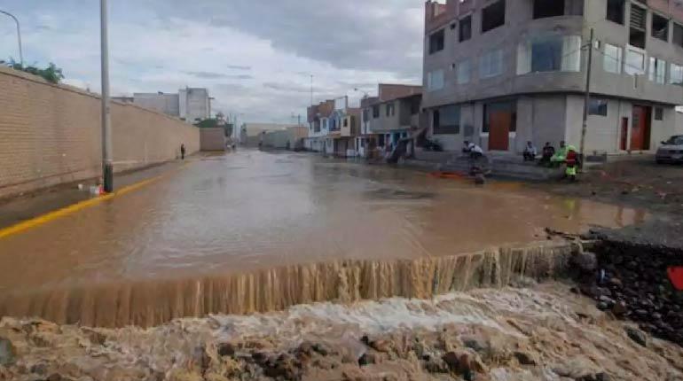 Buque lleva  toneladas de ayuda a afectados por lluvias en norte de  Perú | Los Tiempos