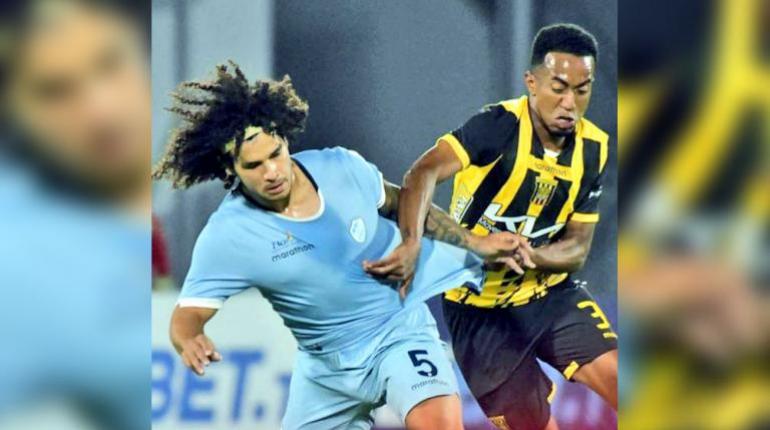 Elpartido entre Aurora y The Strongest, ayer. | RRSS