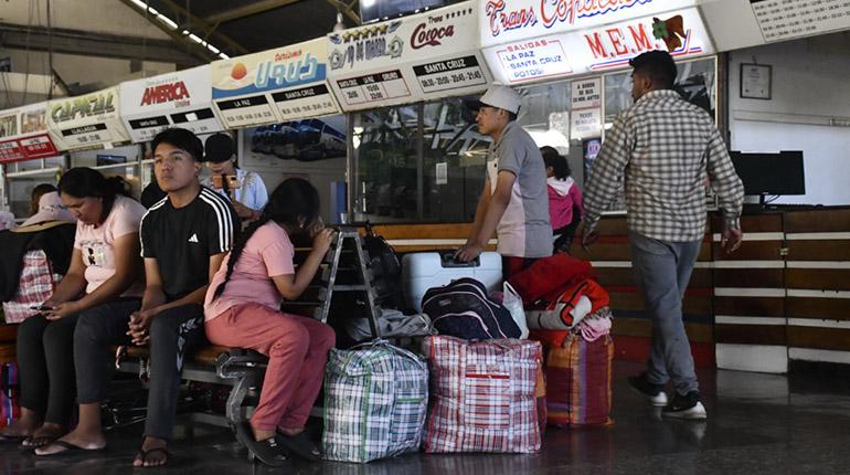 Imagen de archivo de la Terminal de Buses de Cochabamba, que estará cerrada desde las 18 horas del sábado hasta el lunes en la mañana. | HERNÁN ANDIA